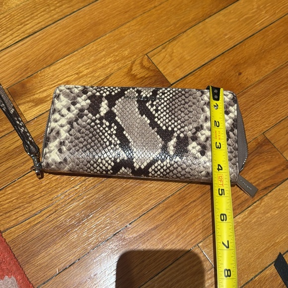 Michael Kors wristlet wallet - Picture 6 of 7